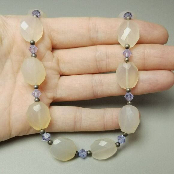 Vintage Ivory and Lavender Faceted Glass Beaded Necklace, Sterling Heart Clasp - Picture 7 of 8